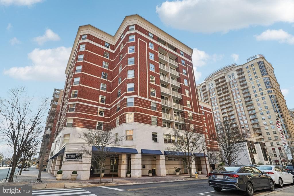 880 N Pollard Street #705 photo 1