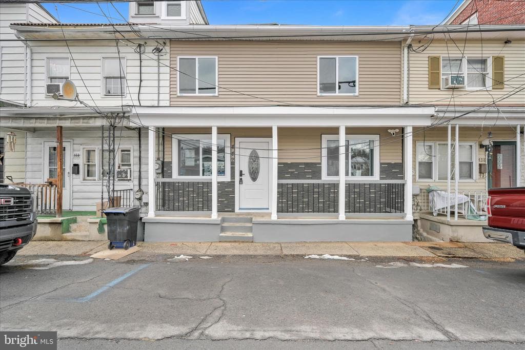 442 Lewis Street photo 1