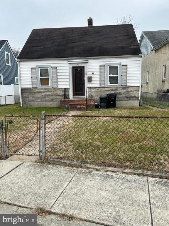 123 Oak Street photo 1