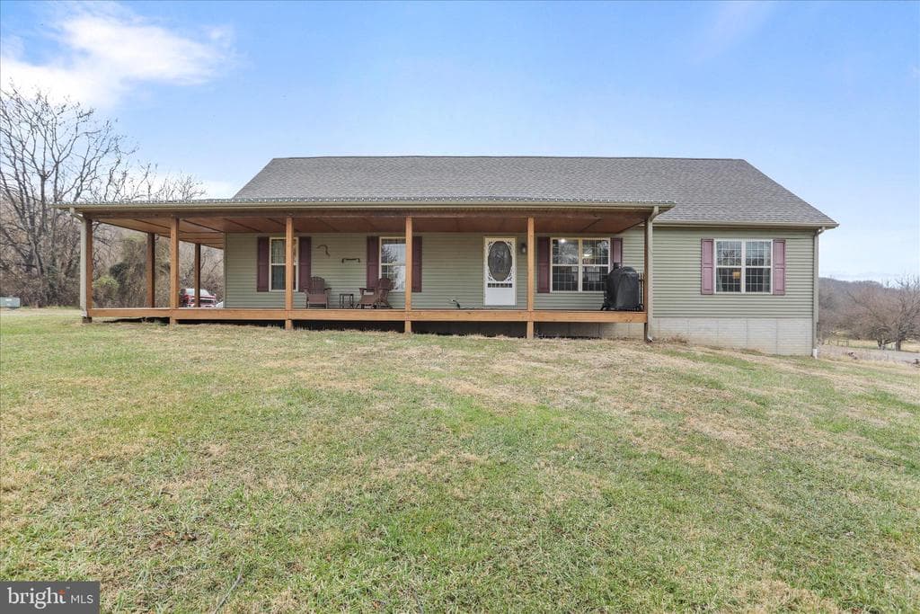 135 Carter Avenue photo 1