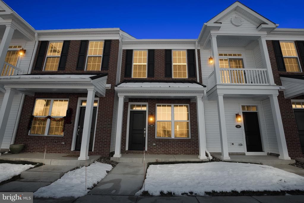 10 Ivy Lane photo 1