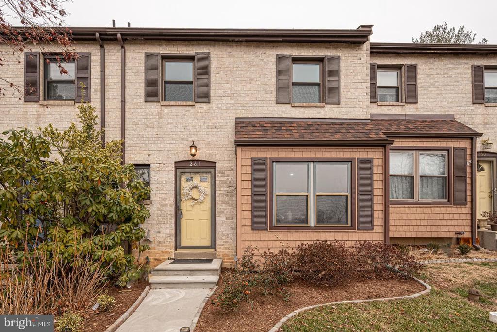 261 Bishop Drive photo 1