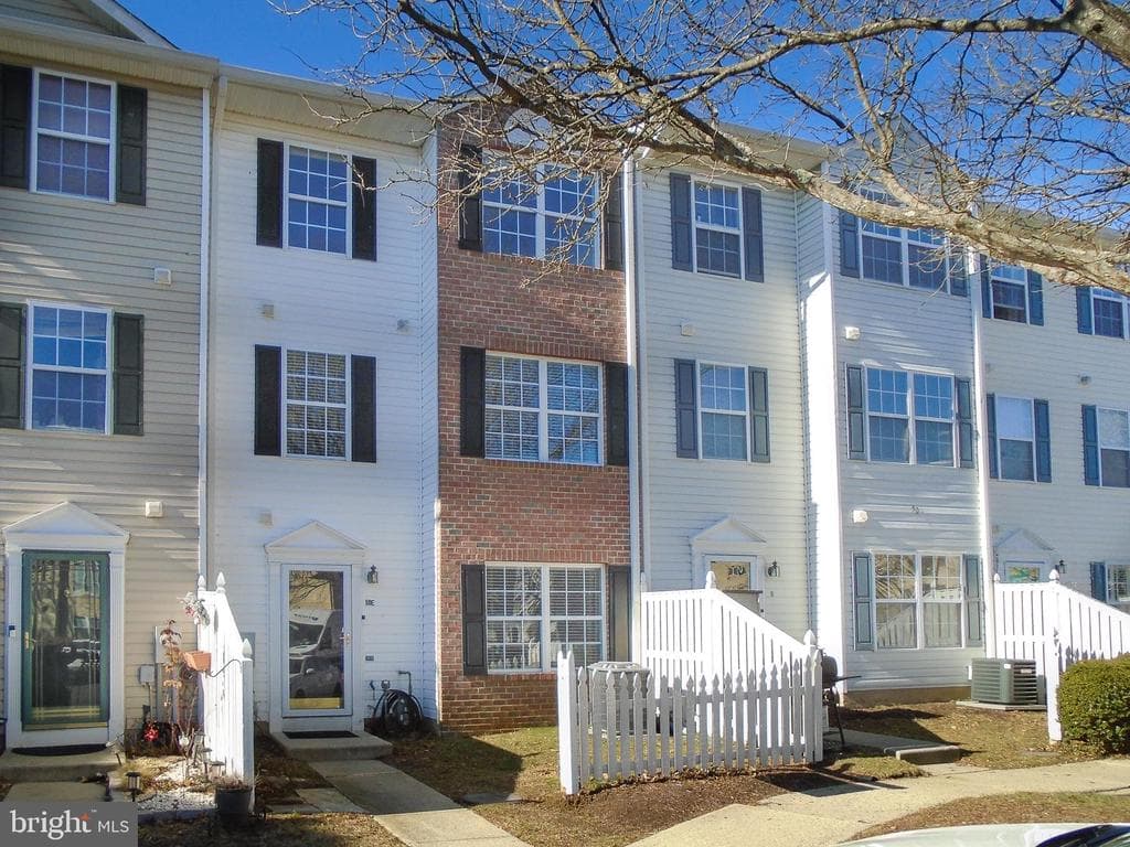 50 Hearthstone Court photo 1