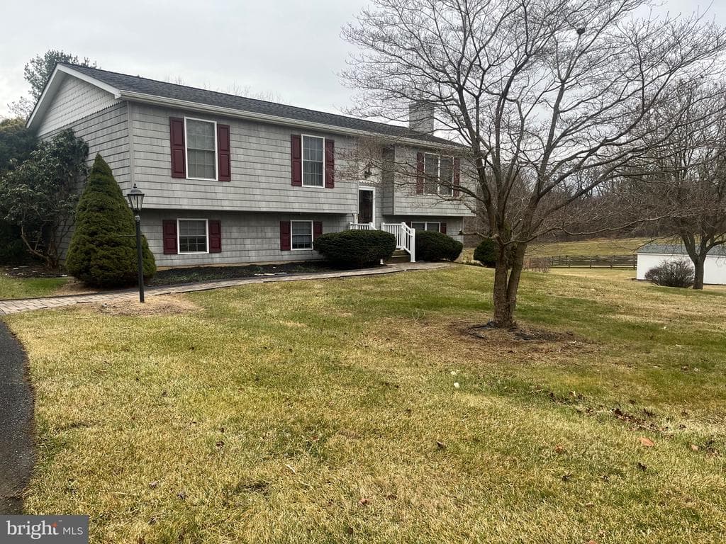 633 Canyon Court photo 1
