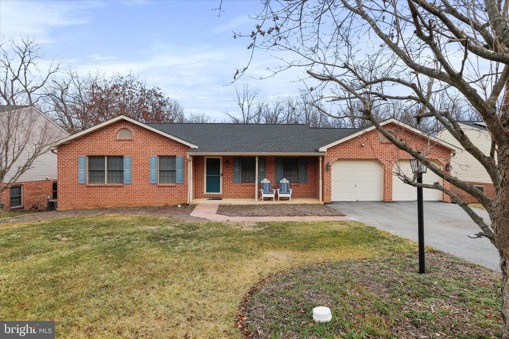165 Stanford Road photo 1