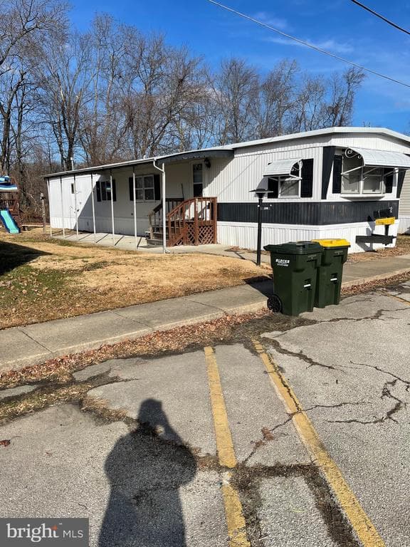 3598 Iris Avenue photo 1