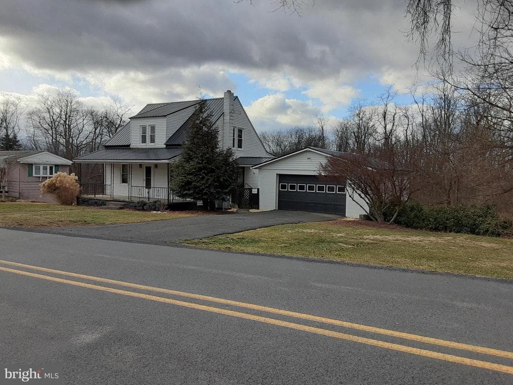 122 Loop Road photo 1