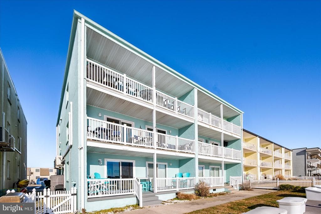 419 Bayshore Drive #202 photo 1