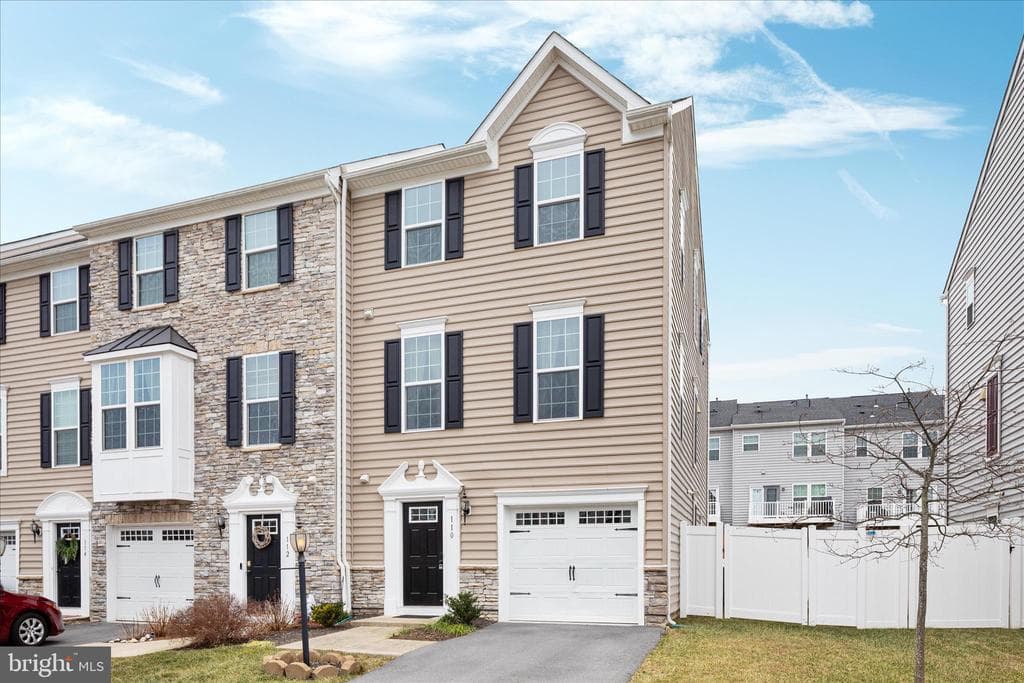 110 Chamomile Court photo 1