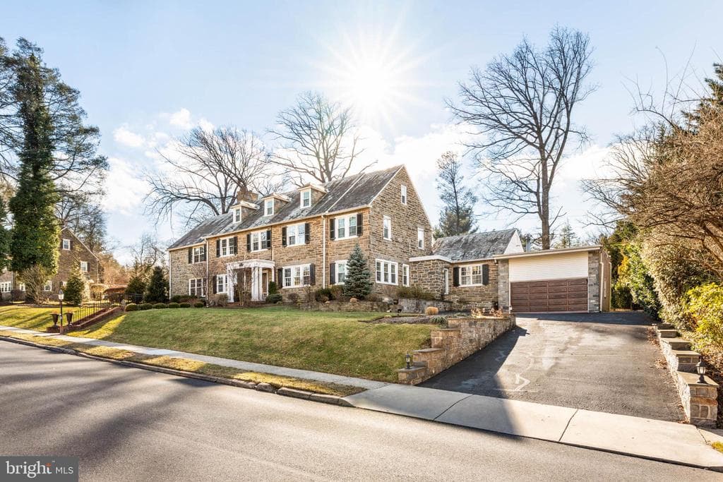 1432 Noble Road photo 1