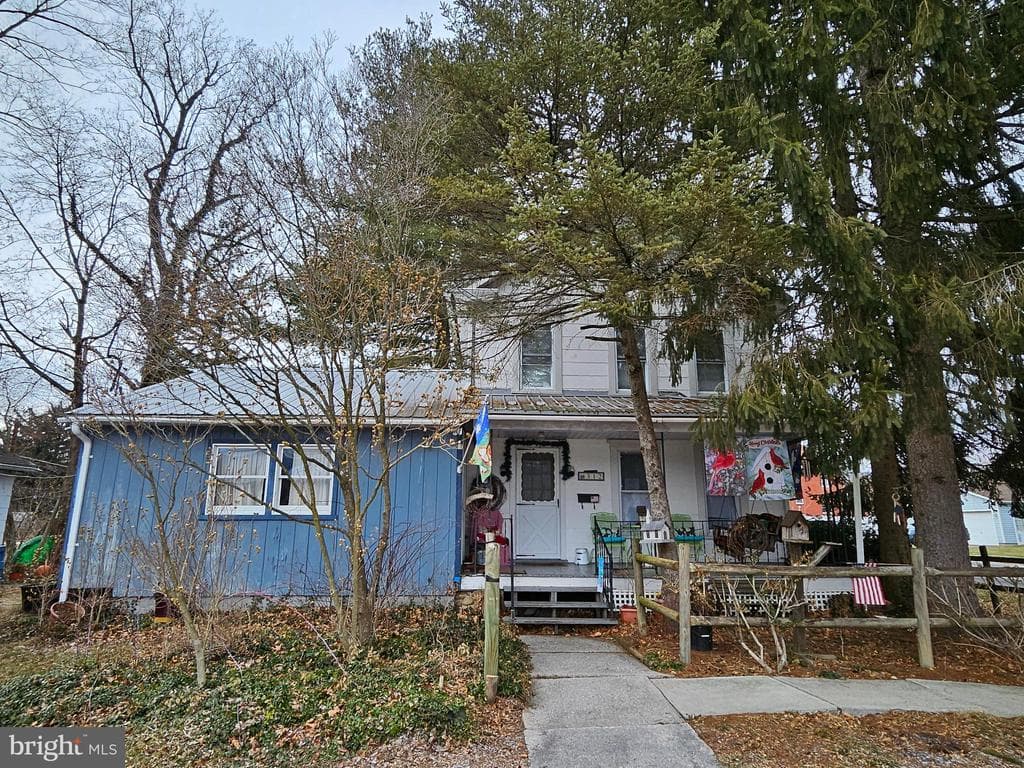 312 N 4th Street N photo 1
