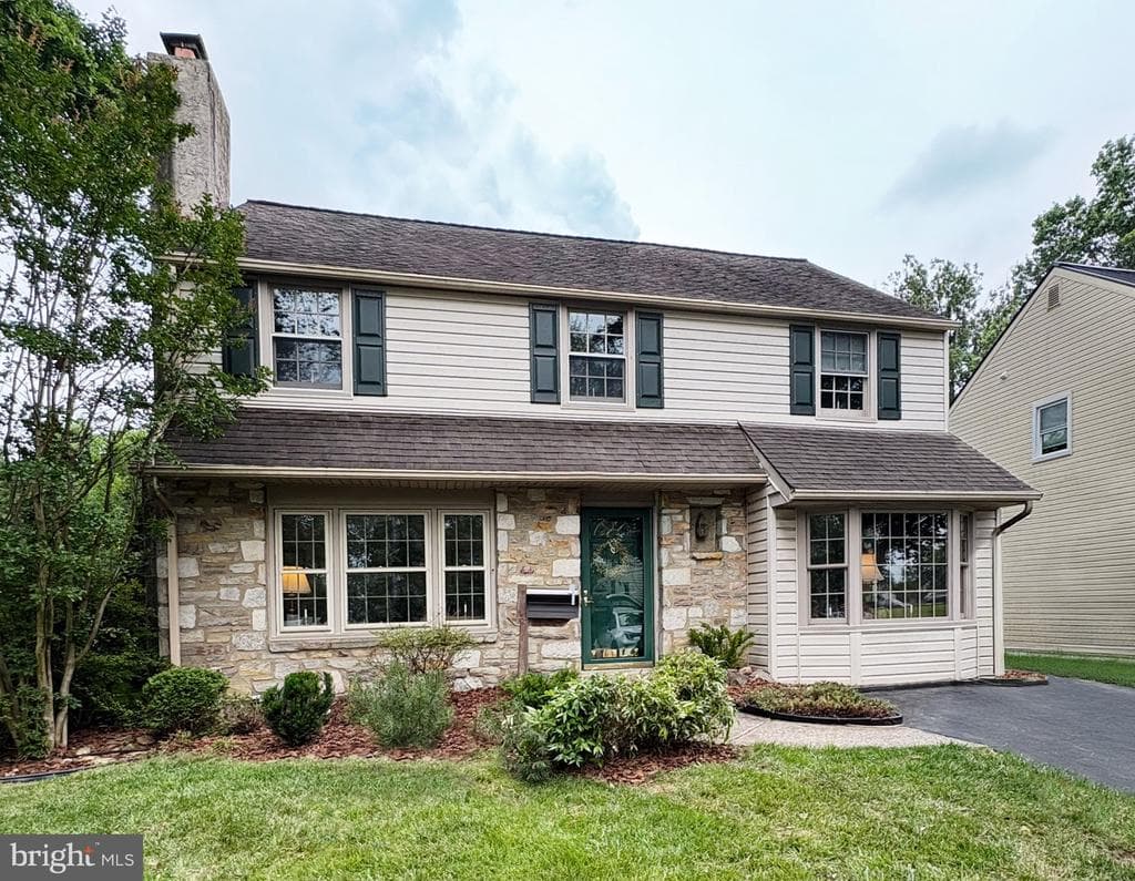 303 Greenhill Road photo 1
