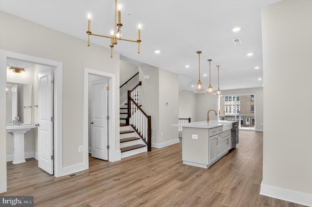 2710 Light Street photo 1