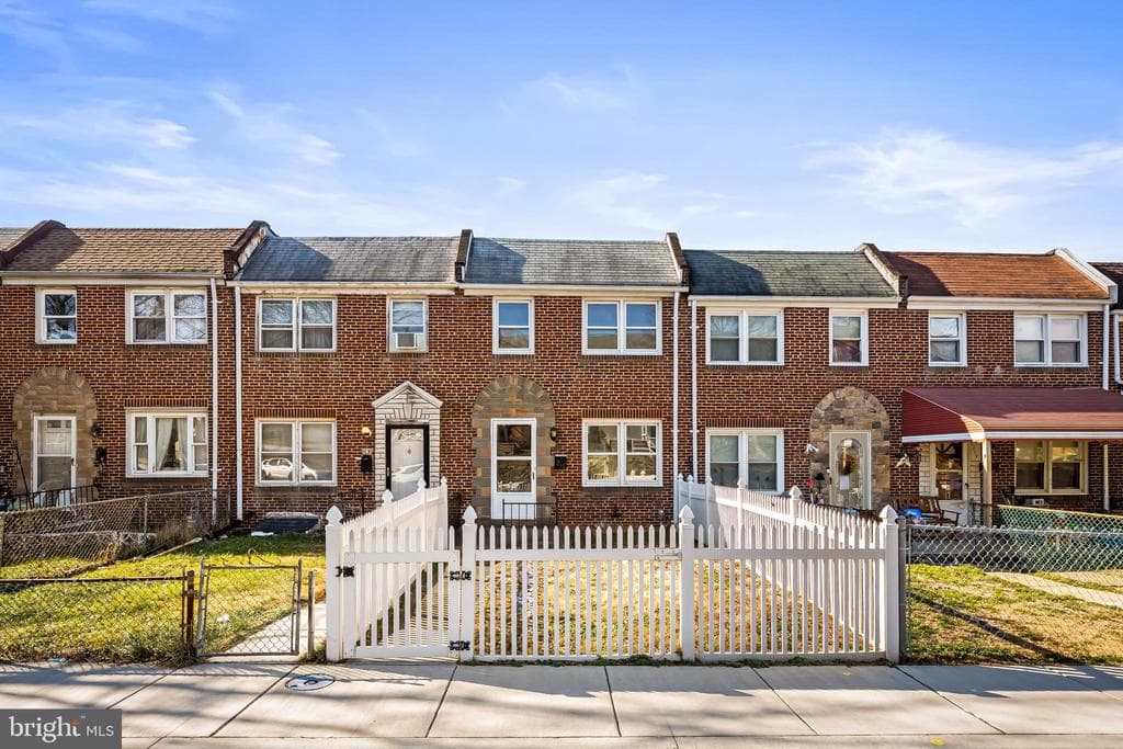 215 Grove Park Road photo 1