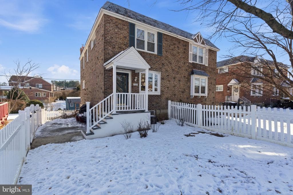 2578 Stoneybrook Lane photo 1