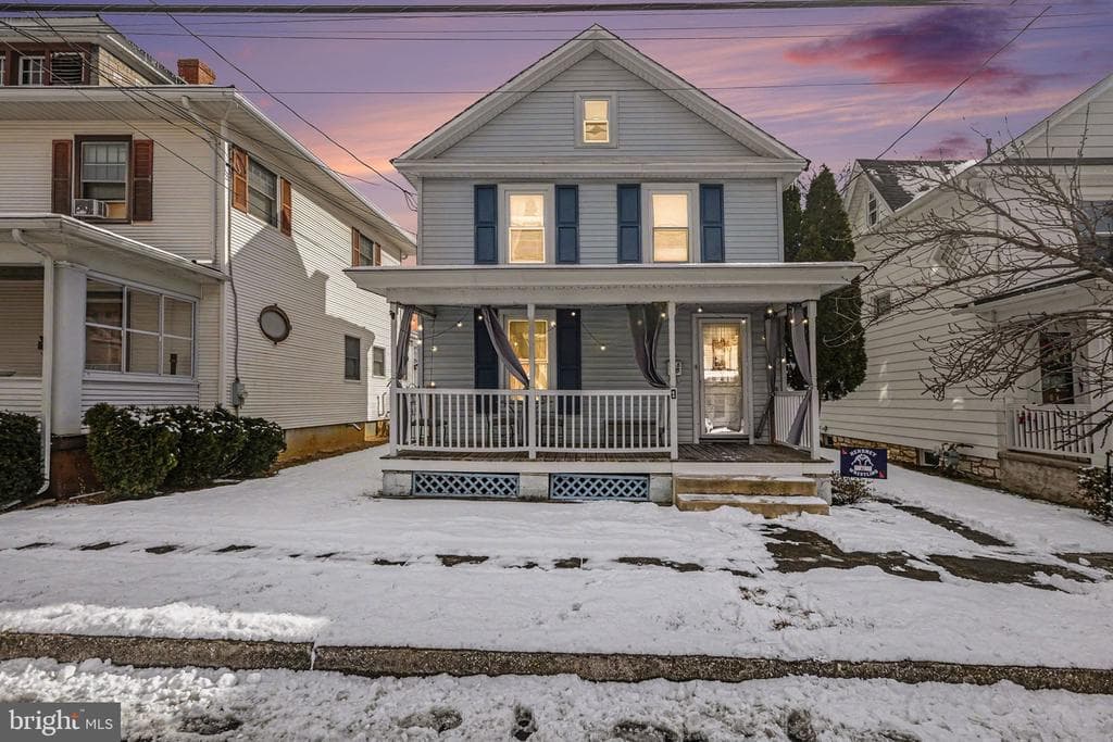 348 E Derry Road photo 1