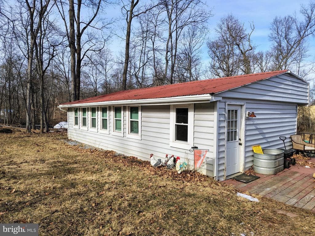 8065 Bull Road photo 1