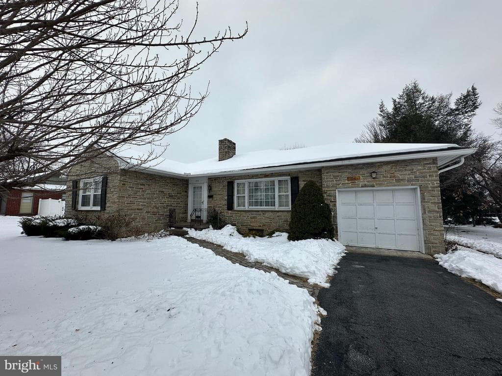 175 Orchard Circle photo 1