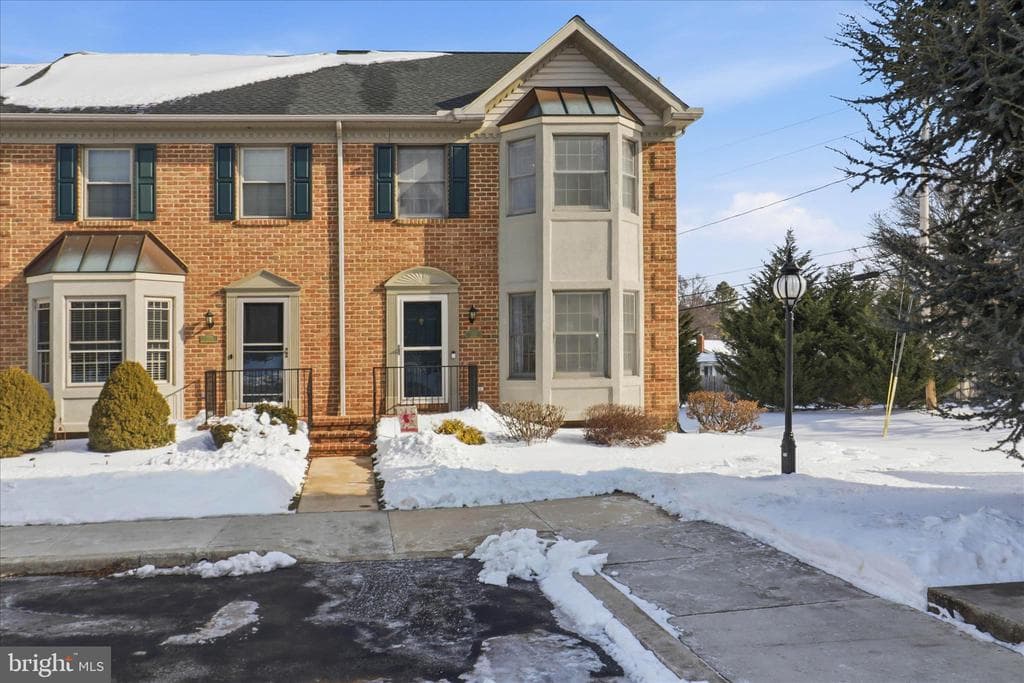 353 Cobblestone Lane photo 1