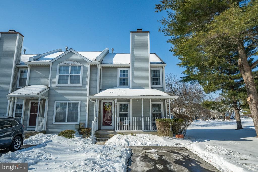 55 Violet Lane photo 1