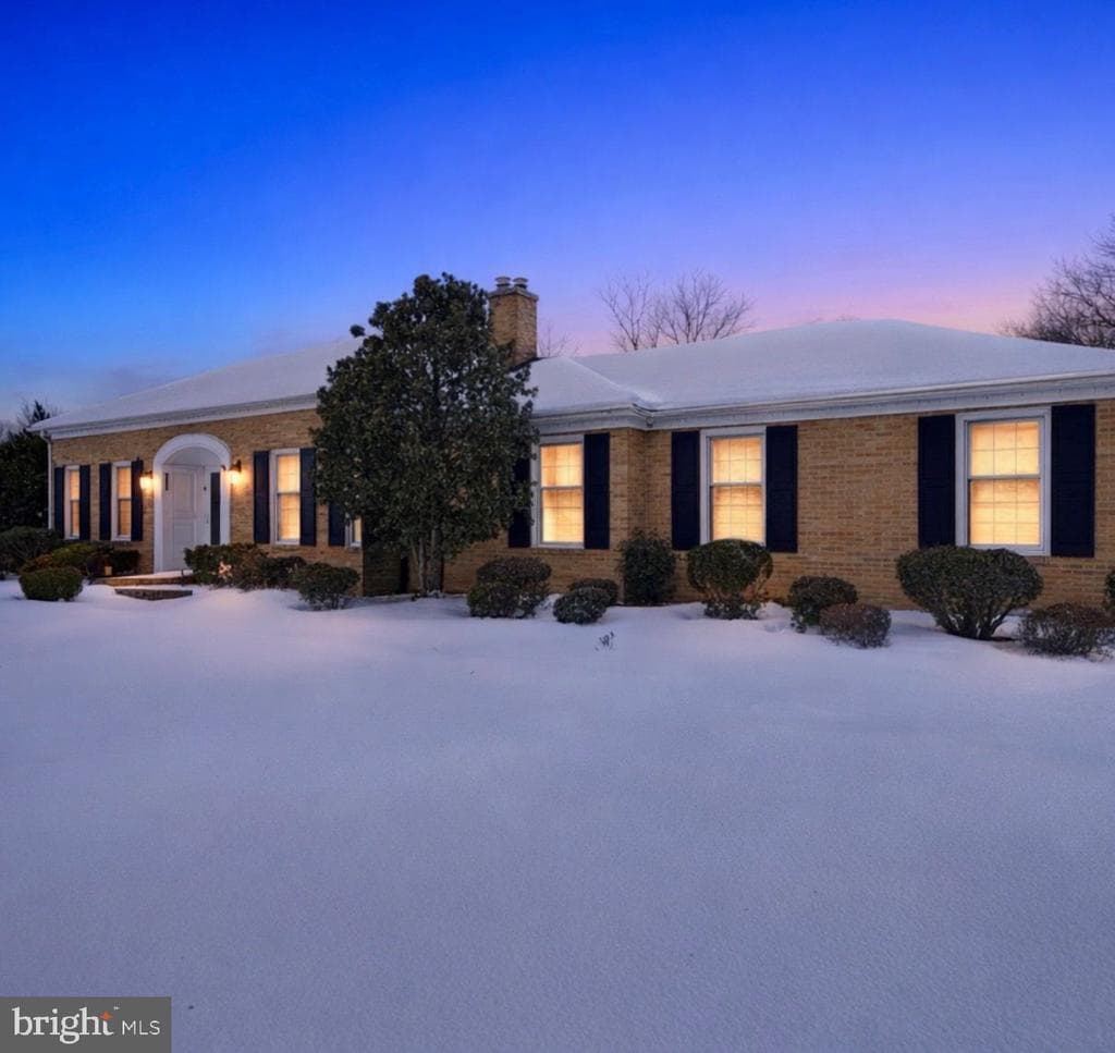 4807 Executive Drive photo 1