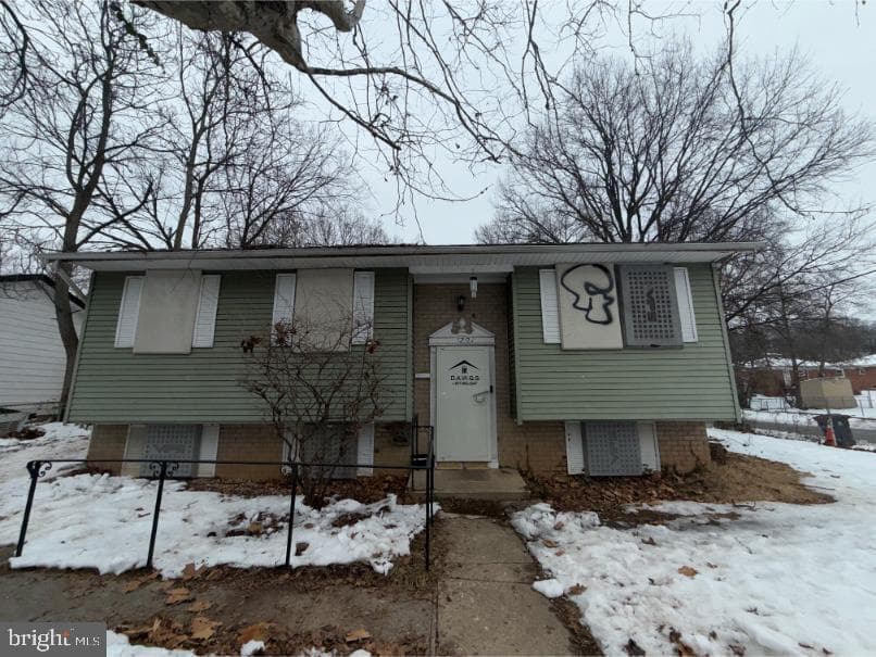 1201 Gondar Avenue photo 1