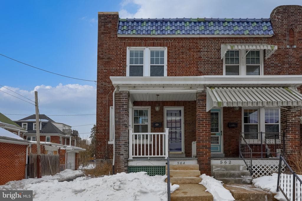 564 Hamilton Street photo 1