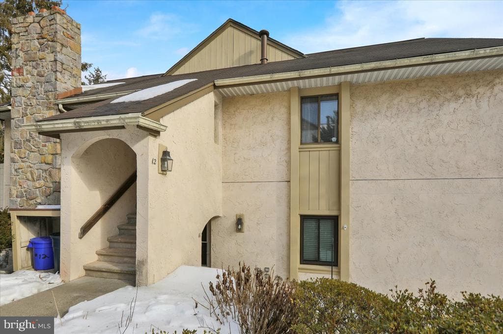 12 Muirfield Drive photo 1