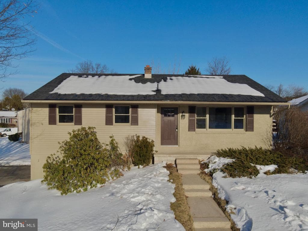 701 Tamarack Trail photo 1