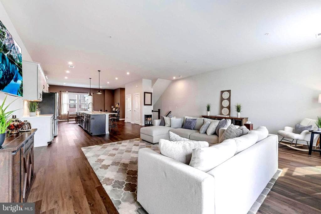 16342 Connors Way #4 photo 1