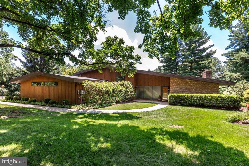 7 Pine Hill Drive photo 1