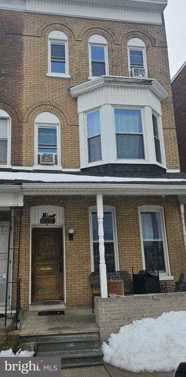 912 Clayton Avenue photo 1