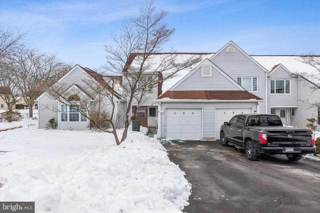 104 Wigton Circle photo 1