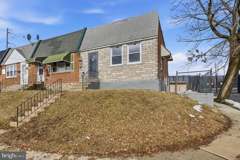 332 White Avenue photo 1