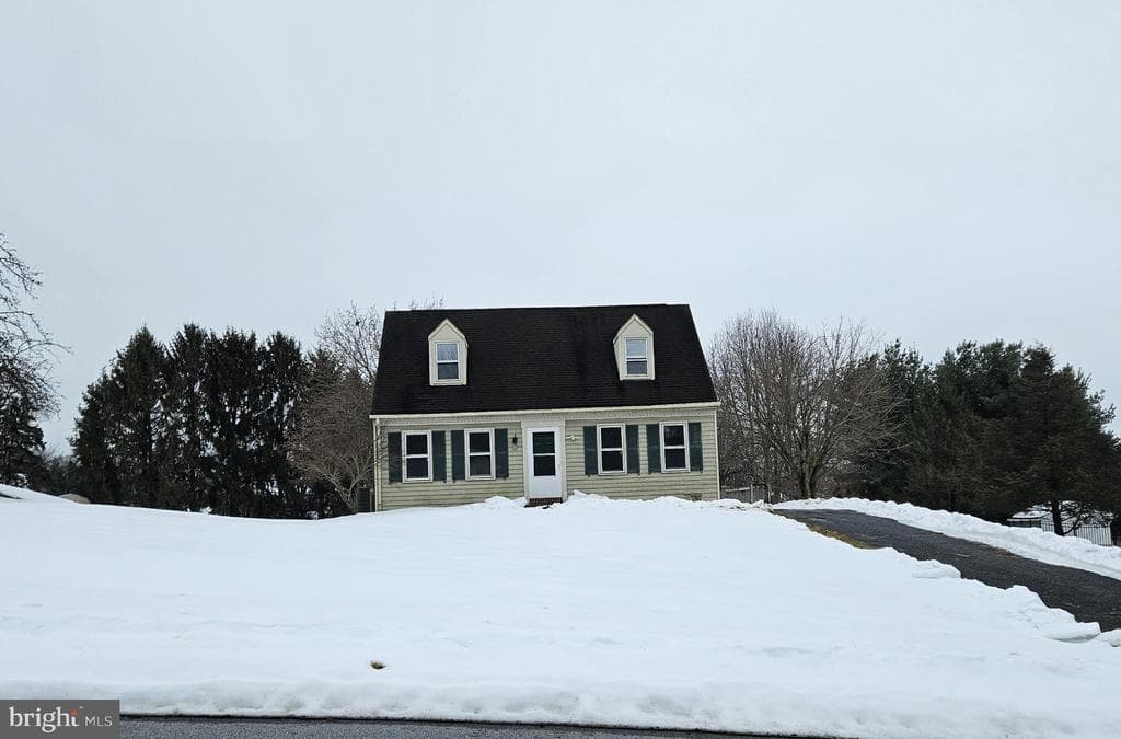 725 Laurel View Drive photo 1
