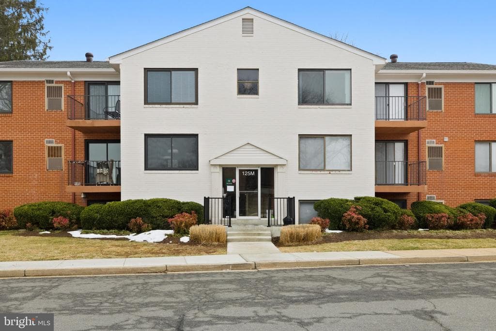 125 Clubhouse Drive SW #unit 8 photo 1