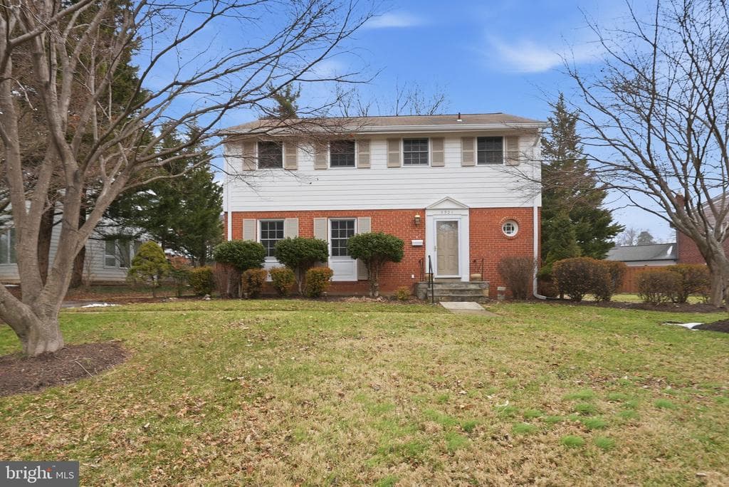 9901 Fernwood Road photo 1