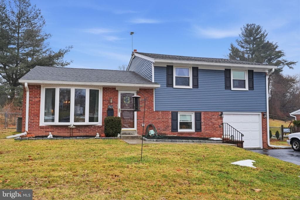 327 Netherington Drive photo 1