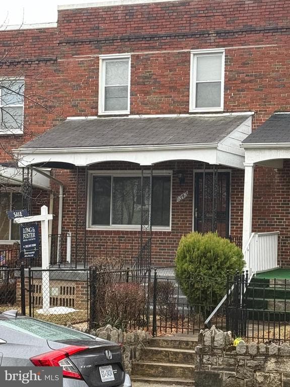 1343 Queen Street NE photo 1