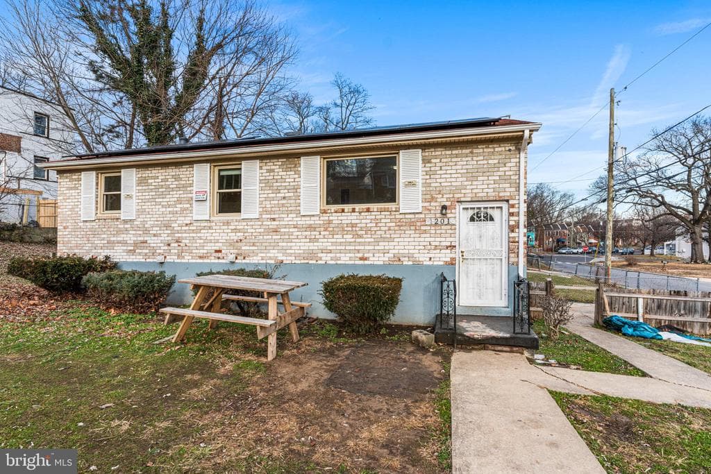 1201 Abel Avenue photo 1