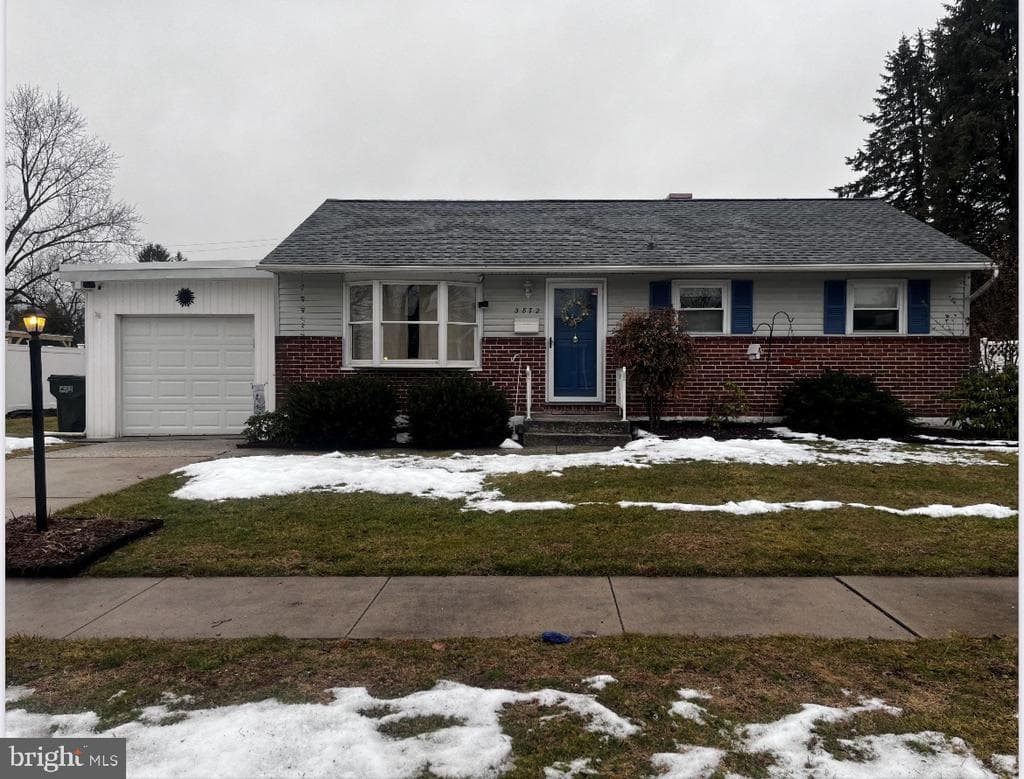 3872 Oakleigh Drive photo 1
