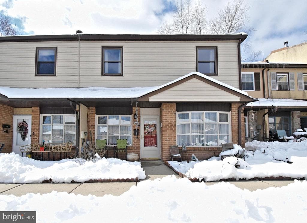 1258 Lisa Drive photo 1