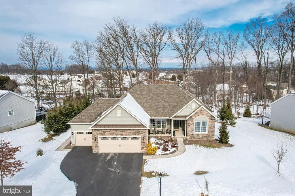 59 Kaitlyn Drive photo 1