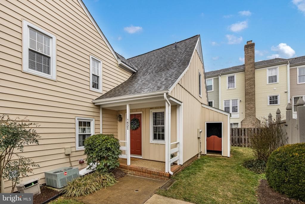 1432 Kenmore Avenue photo 1