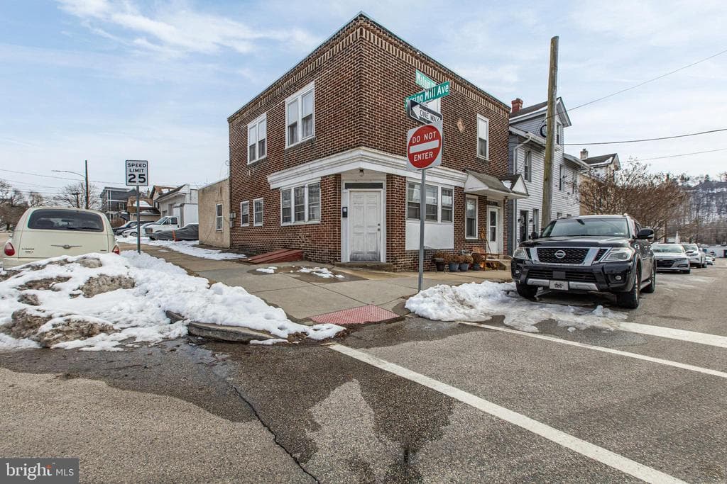 701 Spring Mill Avenue photo 1