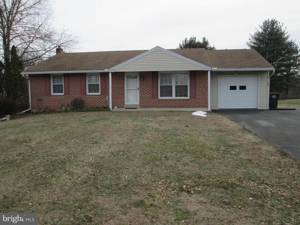 530 Gilbertsville Road photo 1