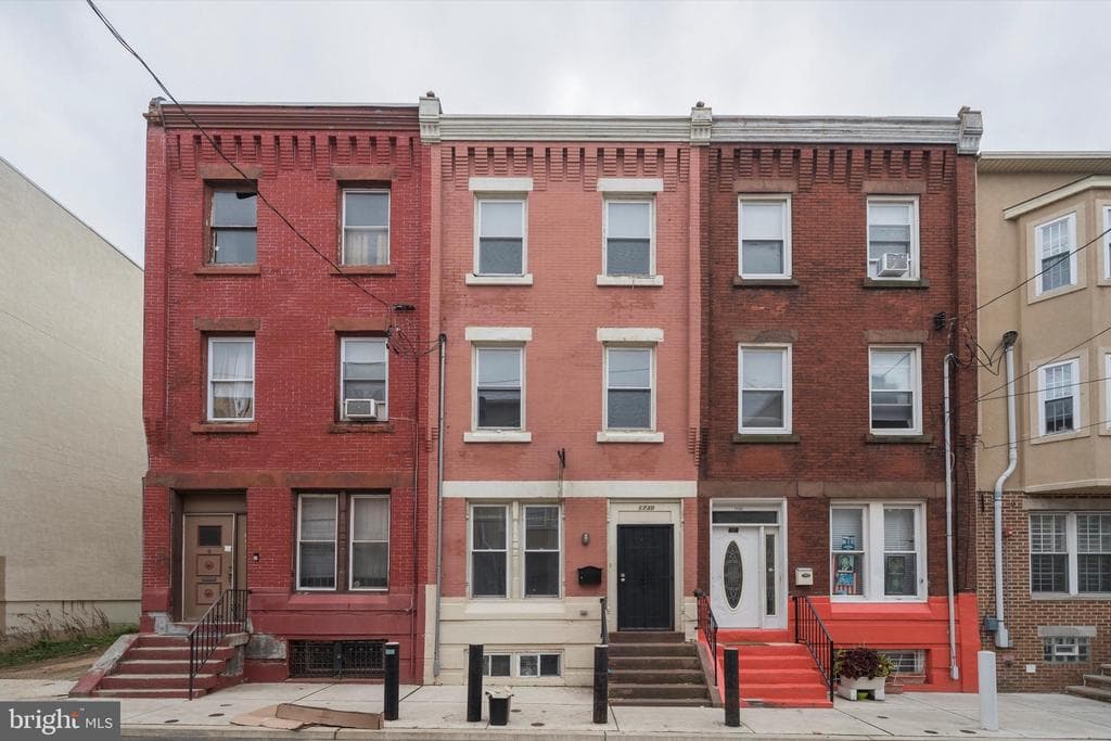 1730 Monument Street photo 1