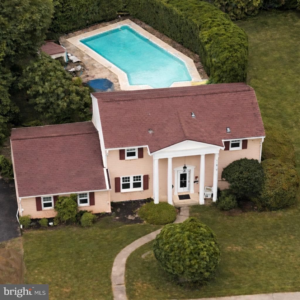 301 E Elmwood Avenue photo 1