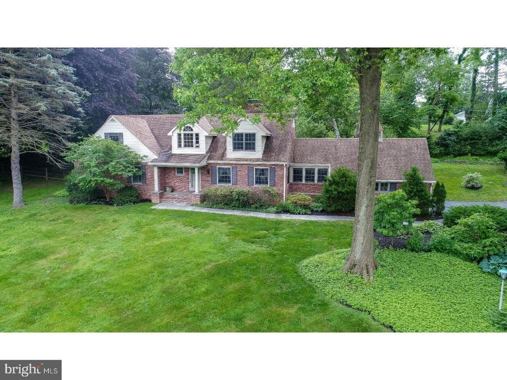 152 Hunters Lane photo 1