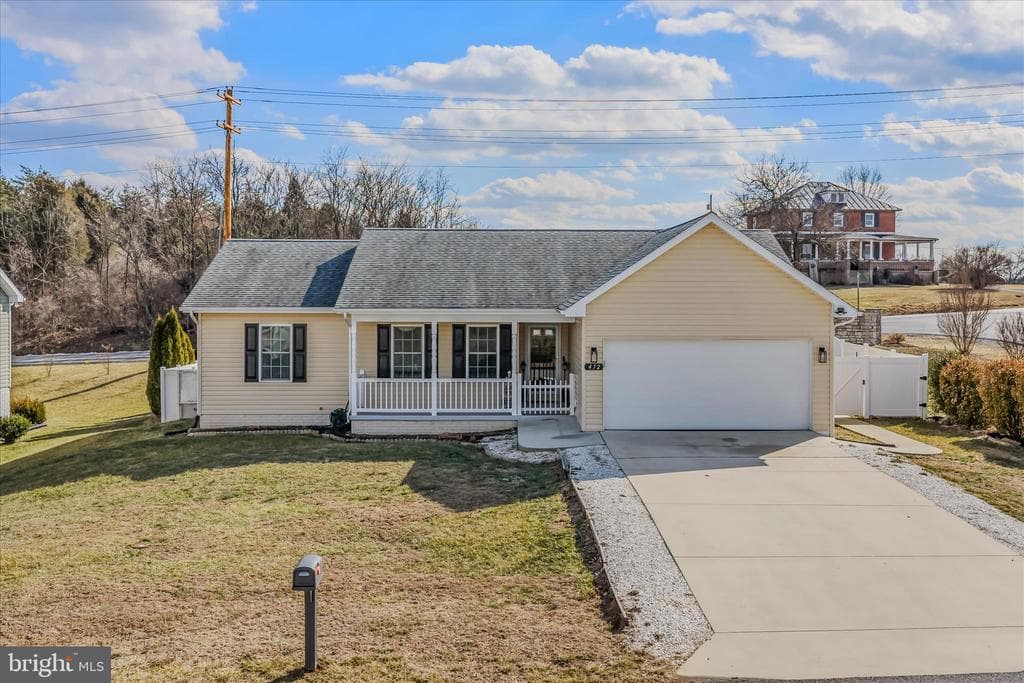 472 Ives Street photo 1